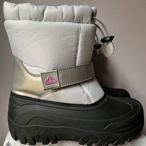 Norti 8 kids snow boots size 3